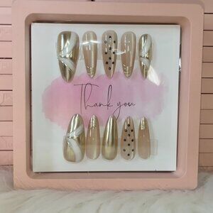 Gold designed Press-On or Glue-On Nails Size M